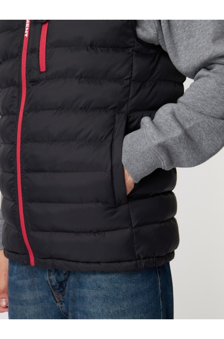 Жилет Alaskan Juneau Vest Black  M утепленный стеганый черный /красный